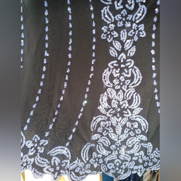 Embellished top - Picture 2 of 9